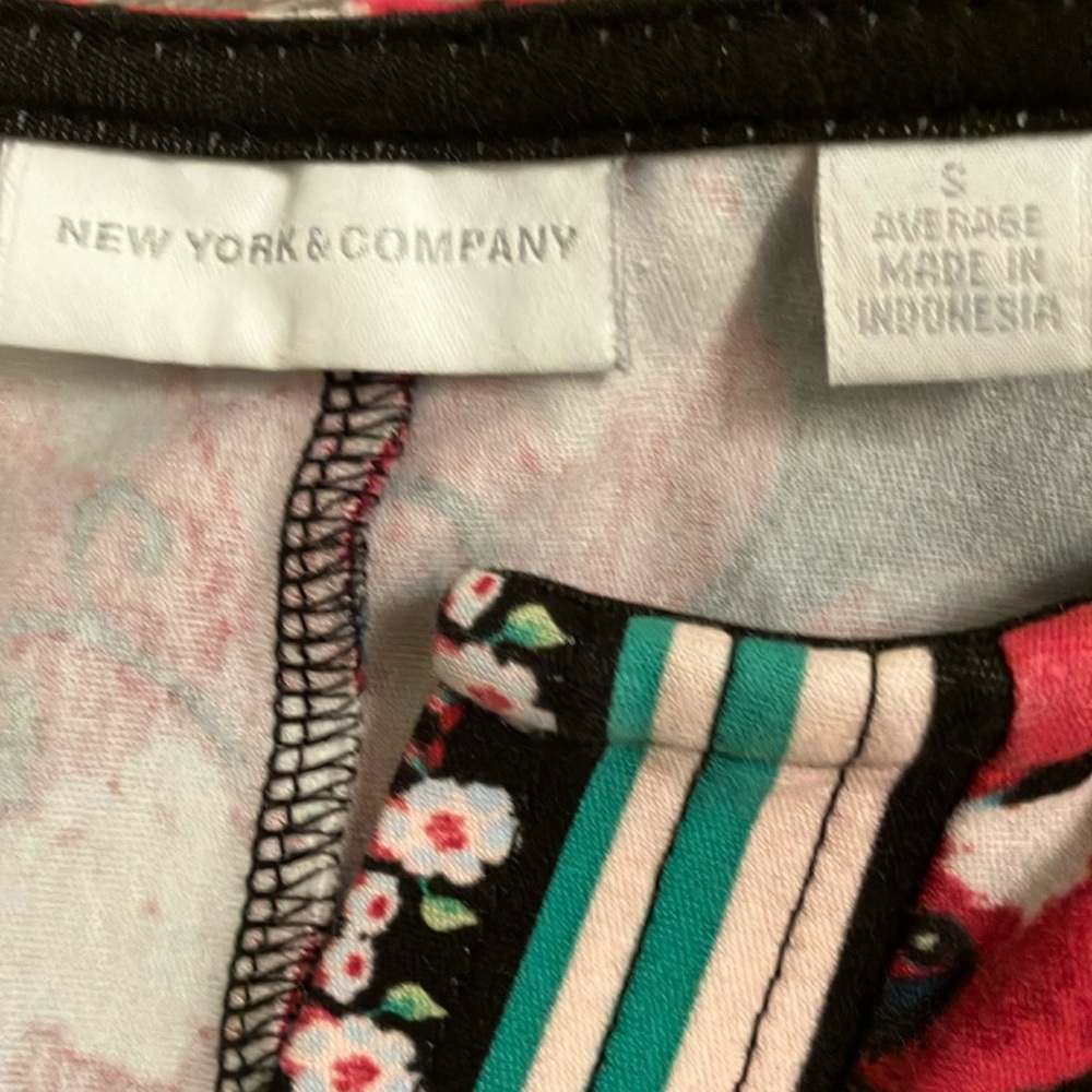 New York & Company Shift Dress Size S Black Pink Gree Floral Print - Picture 2 of 7